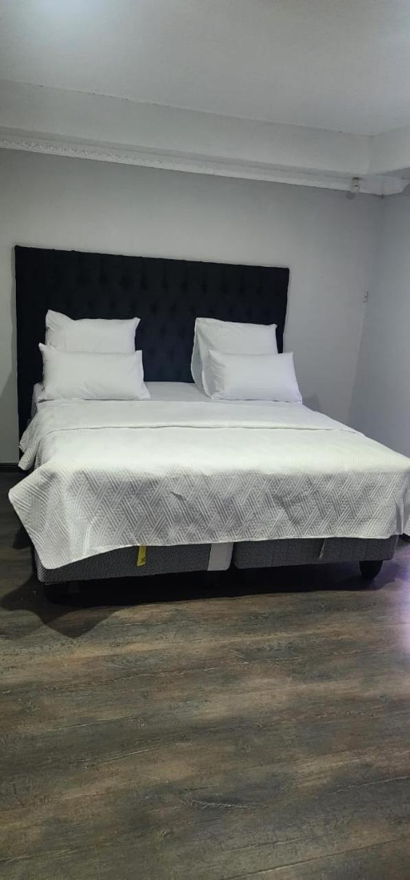 Silent Corner Guest House รัวเดอพวร์ต ภายนอก รูปภาพ